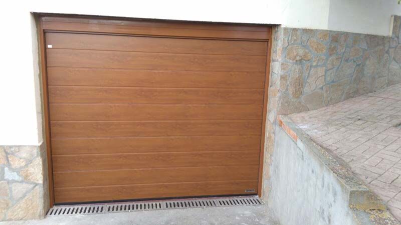 Complutumdoor instalación de puertas de garaje