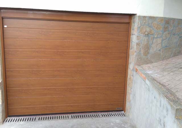 Complutumdoor instalación de puertas de garaje